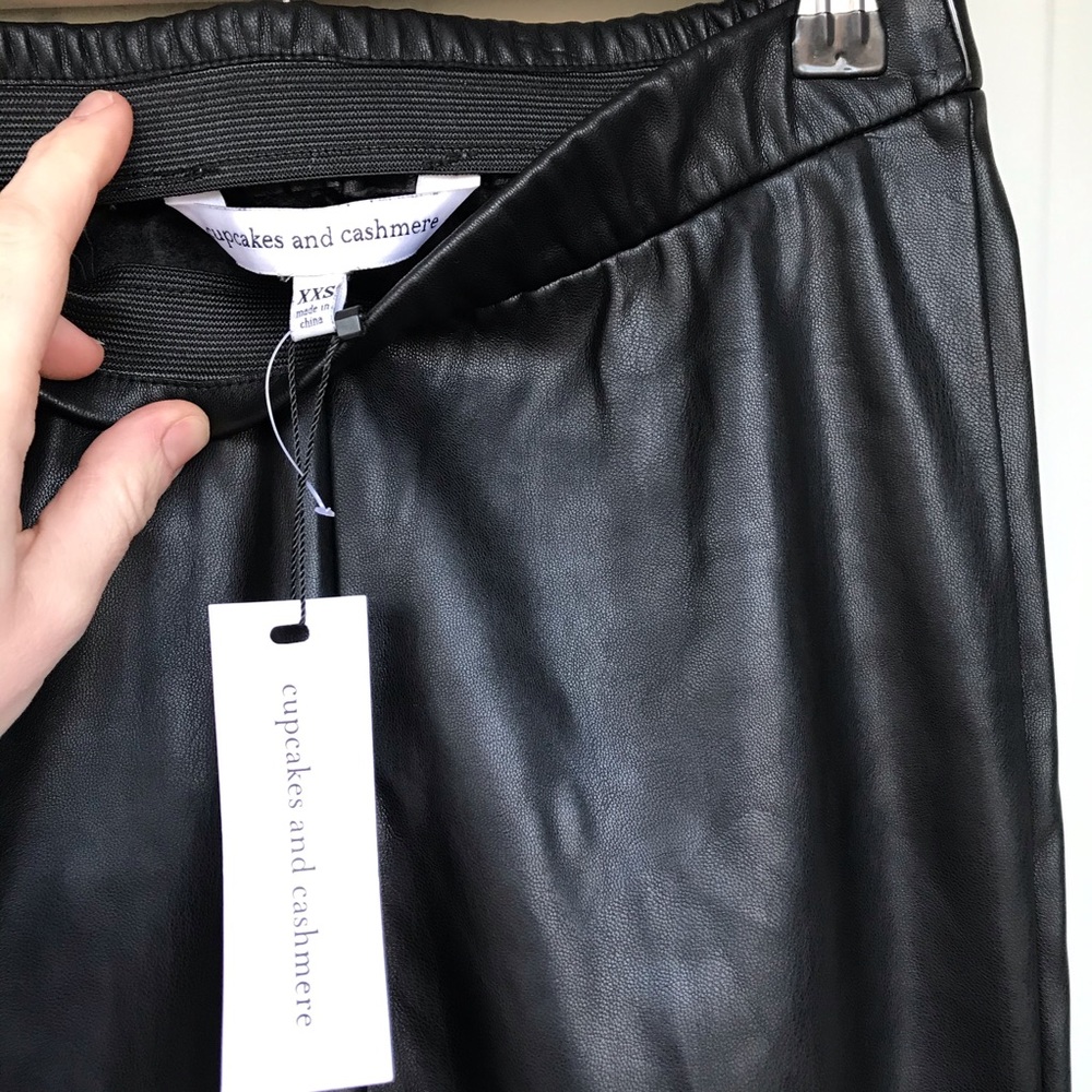 NWT Cupcakes and Cashmere faux leather leggings - Picture 3 of 4